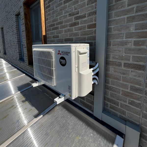 Airco-installatie-bollen-werm